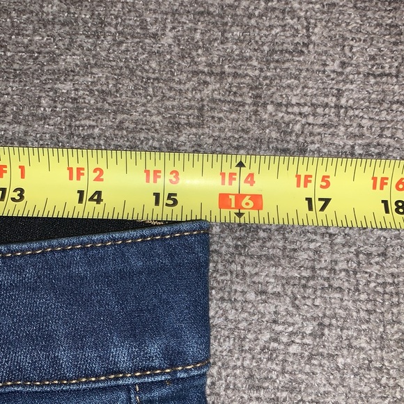 Democracy Booty Lift Jeans - Picture 5 of 7